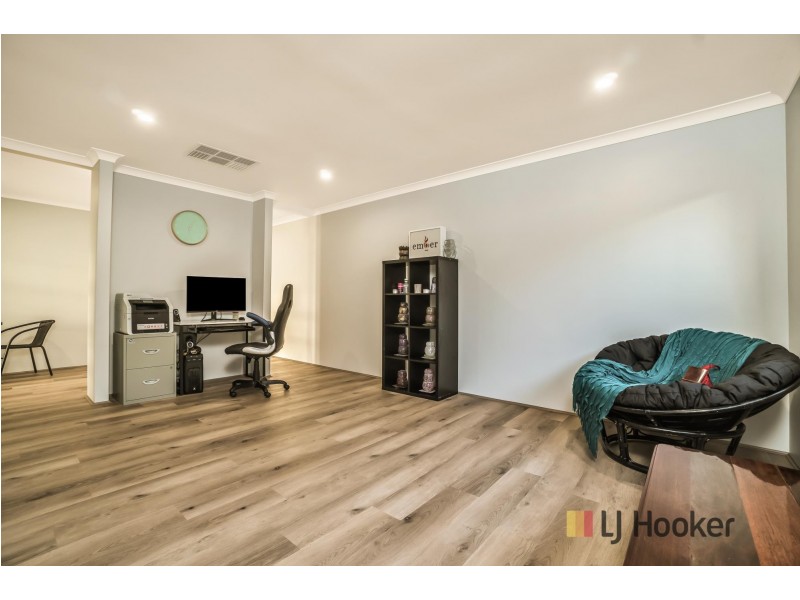 10 Kirkley Pass, Aveley WA 6069