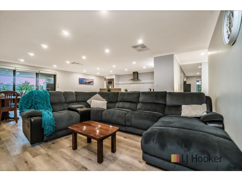 10 Kirkley Pass, Aveley WA 6069