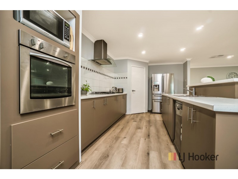 10 Kirkley Pass, Aveley WA 6069