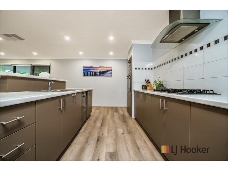 10 Kirkley Pass, Aveley WA 6069