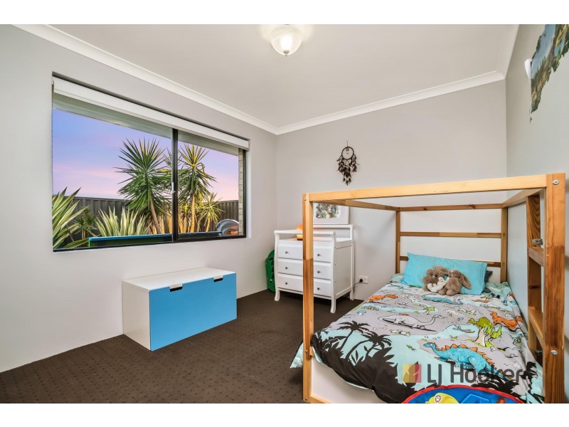 10 Kirkley Pass, Aveley WA 6069