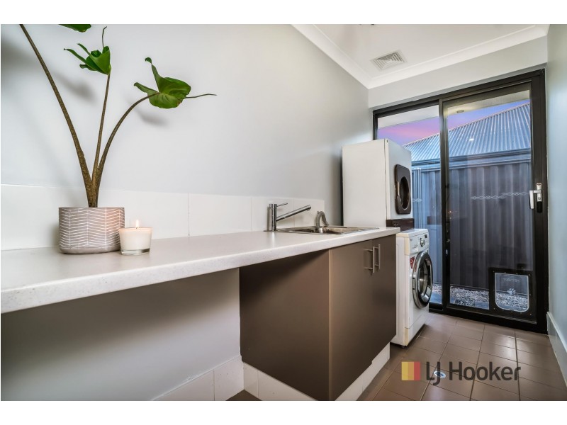 10 Kirkley Pass, Aveley WA 6069