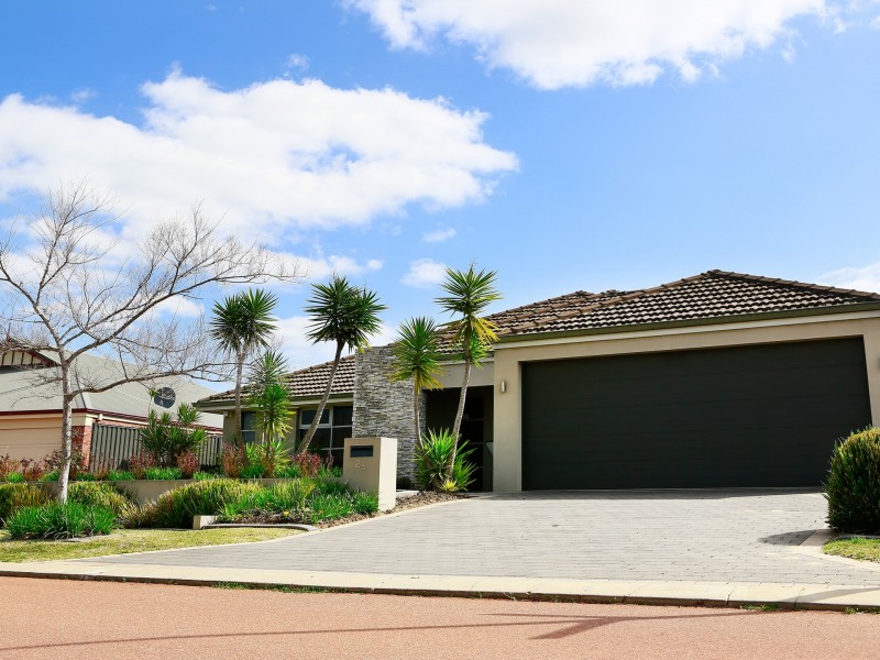 25 Kyneton Pkwy, Aveley WA 6069