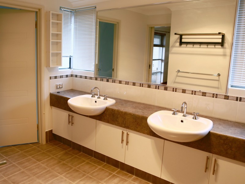 25 Kyneton Pkwy, Aveley WA 6069