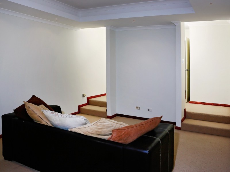 25 Kyneton Pkwy, Aveley WA 6069