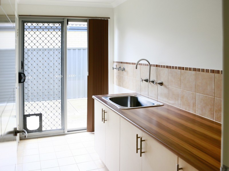 25 Kyneton Pkwy, Aveley WA 6069