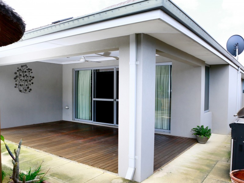 25 Kyneton Pkwy, Aveley WA 6069