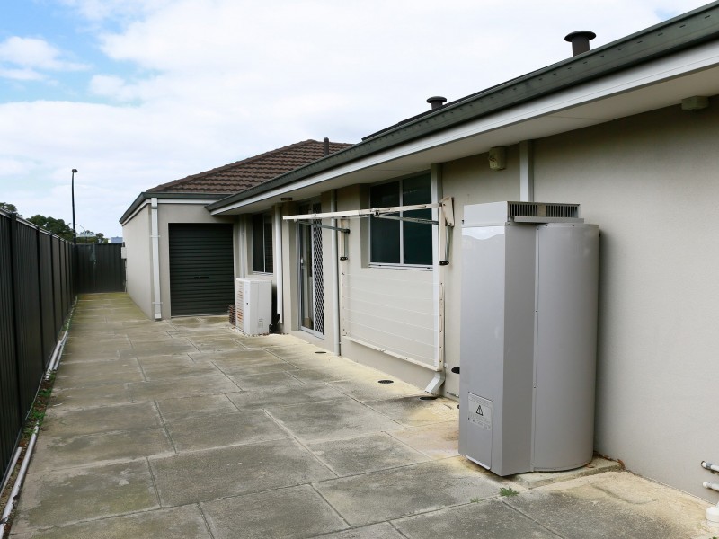 25 Kyneton Pkwy, Aveley WA 6069