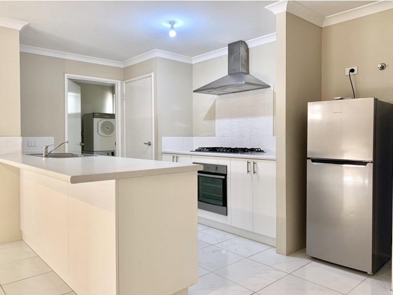 11 Peahen Street, Aveley WA 6069