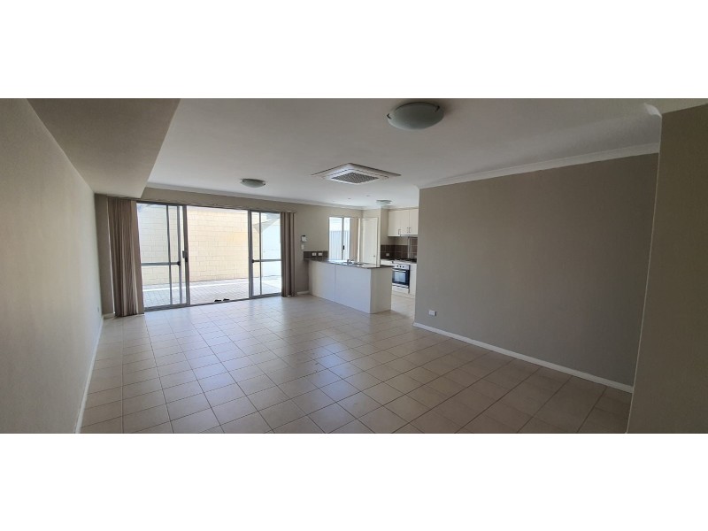 27 Cochrane Loop, Aveley WA 6069