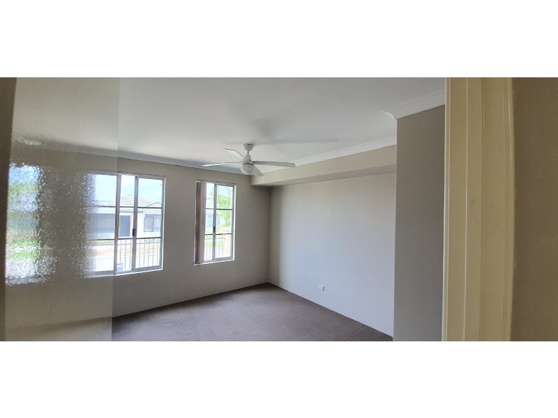 27 Cochrane Loop, Aveley WA 6069