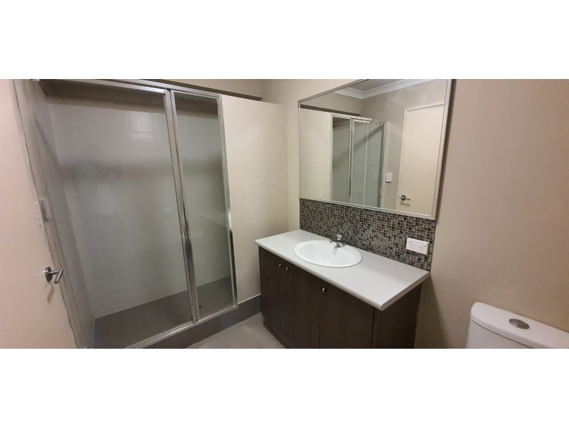 27 Cochrane Loop, Aveley WA 6069