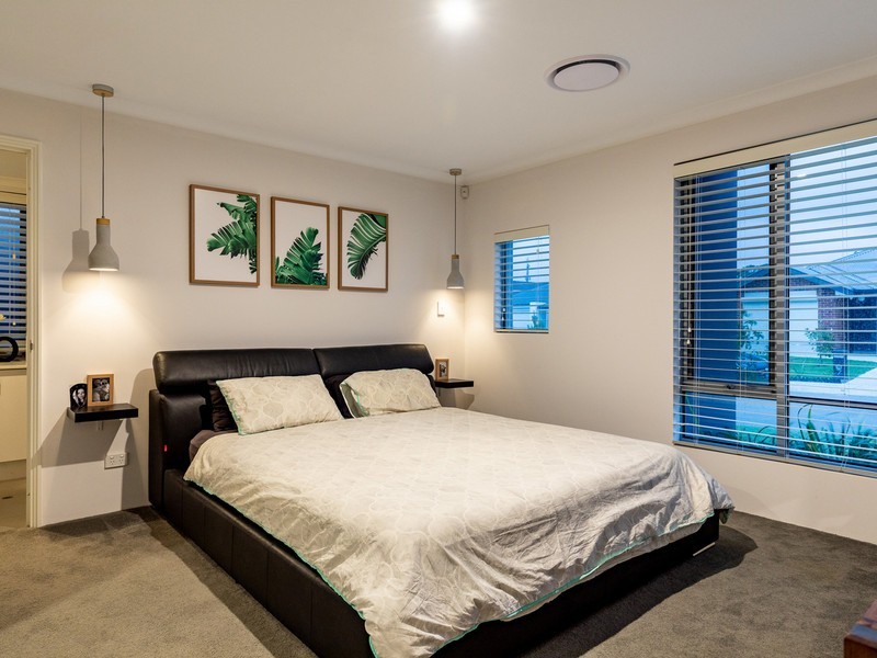 6 Grasmere Way, Aveley WA 6069