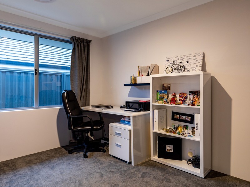 6 Grasmere Way, Aveley WA 6069