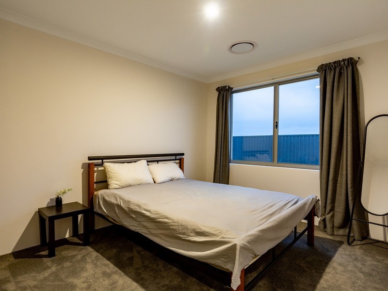 6 Grasmere Way, Aveley WA 6069