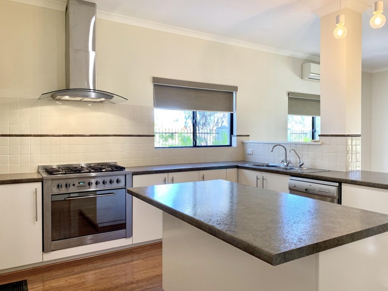 78 Roxburghe Drive, The Vines WA 6069