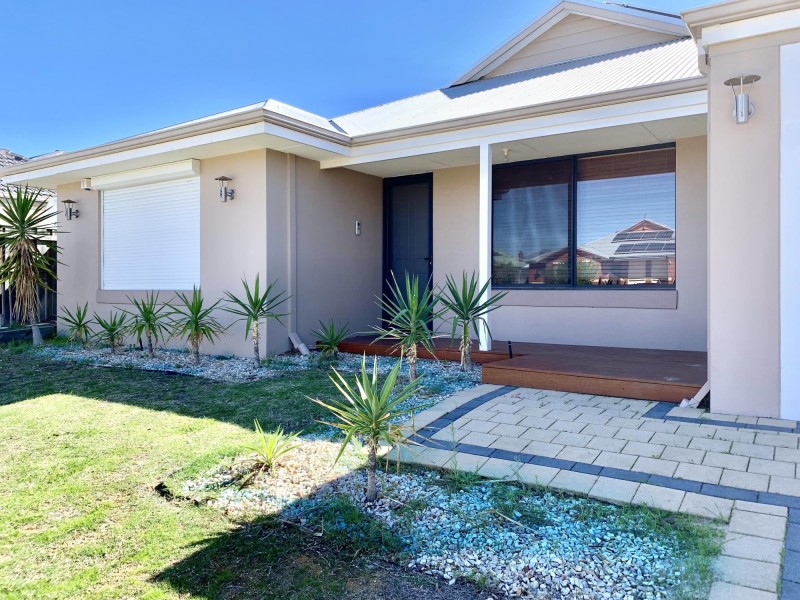 15 Farmaner Parkway, Ellenbrook WA 6069