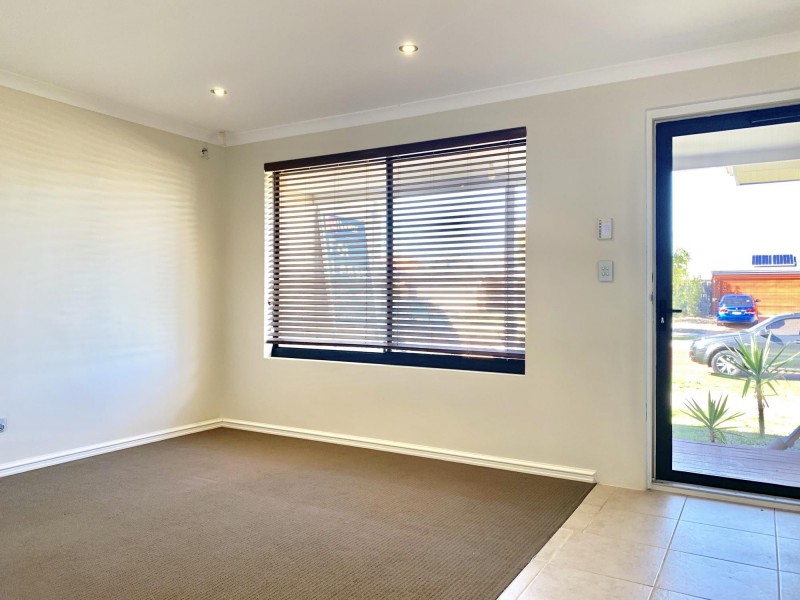 15 Farmaner Parkway, Ellenbrook WA 6069