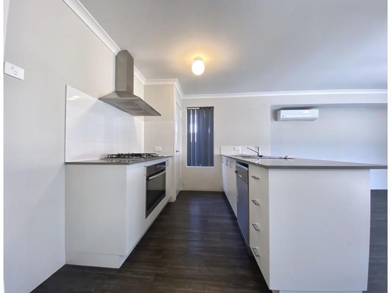 43 Alverda Parade, Aveley WA 6069