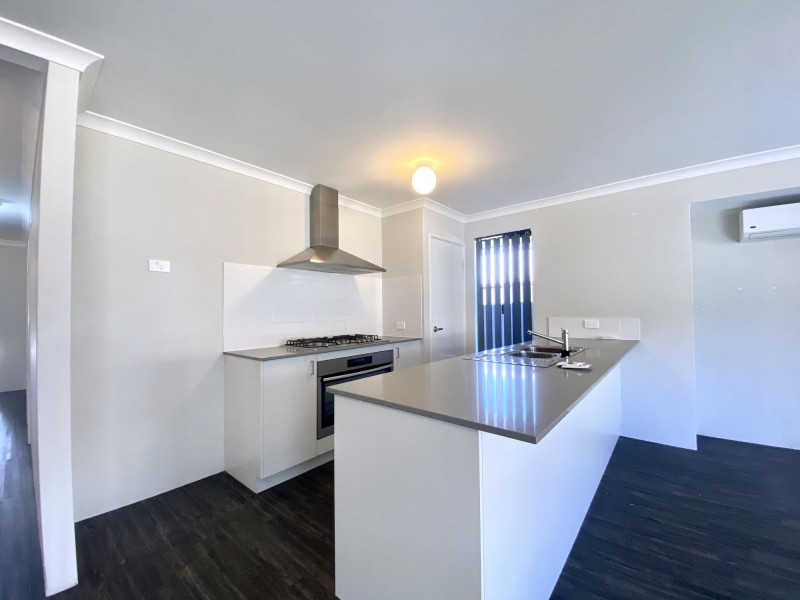 43 Alverda Parade, Aveley WA 6069