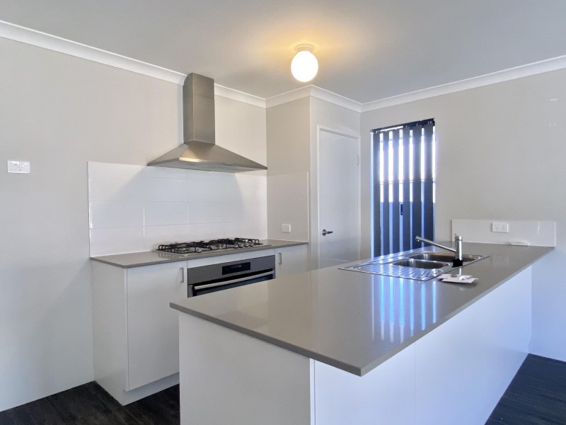 43 Alverda Parade, Aveley WA 6069