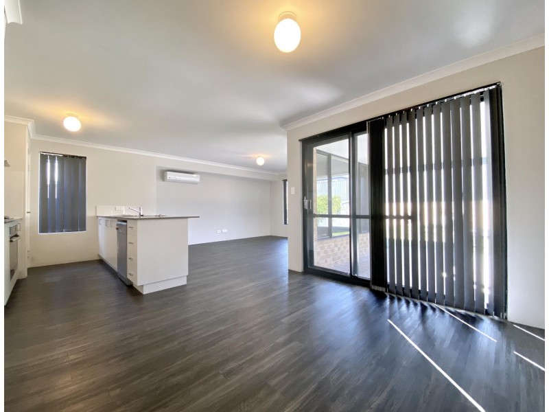 43 Alverda Parade, Aveley WA 6069