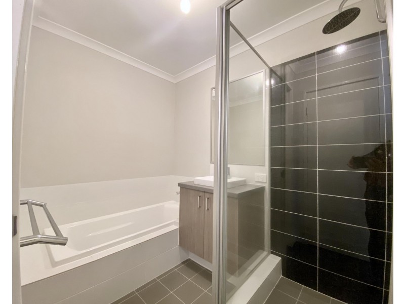 43 Alverda Parade, Aveley WA 6069