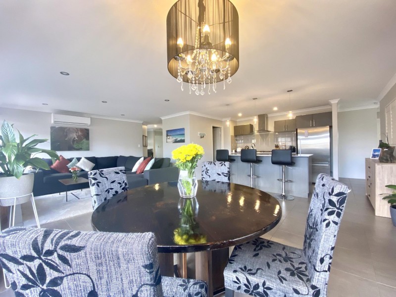 35 Halcyon Crescent, Aveley WA 6069