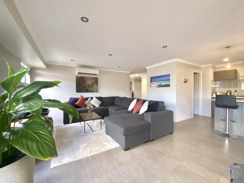 35 Halcyon Crescent, Aveley WA 6069