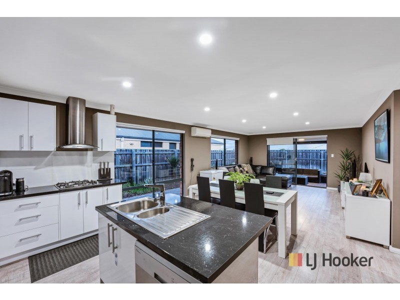 15 Solway Brace, Ellenbrook WA 6069