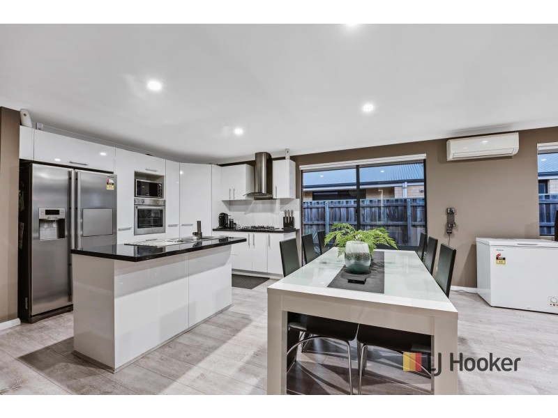 15 Solway Brace, Ellenbrook WA 6069