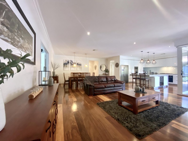 3 Lago Promenade, Aveley WA 6069