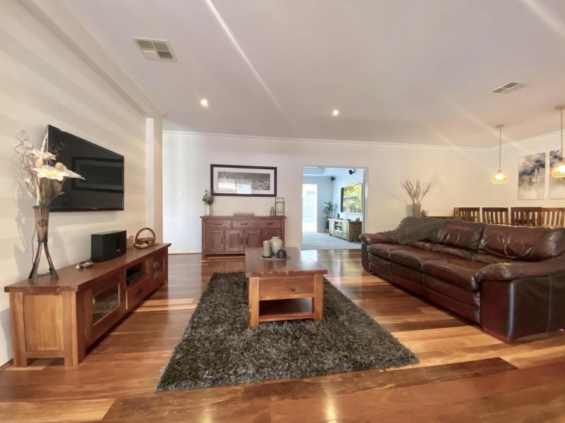 3 Lago Promenade, Aveley WA 6069