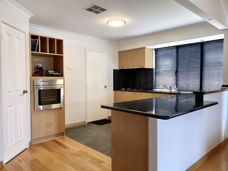 25 Kalyeeda Terrace, Ellenbrook WA 6069