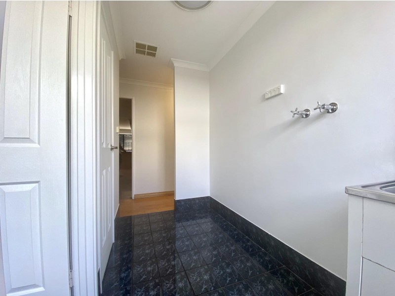 25 Kalyeeda Terrace, Ellenbrook WA 6069