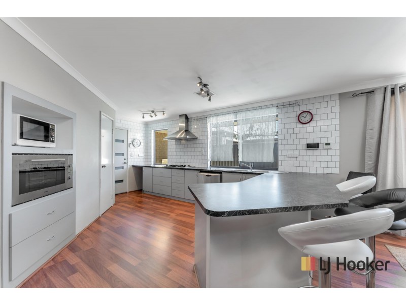 7 Dulegal Way, Aveley WA 6069