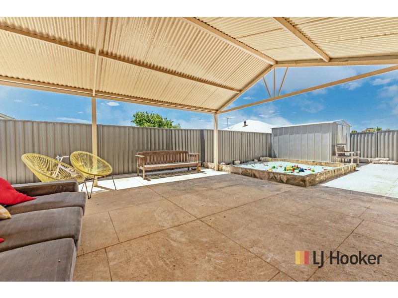 7 Dulegal Way, Aveley WA 6069