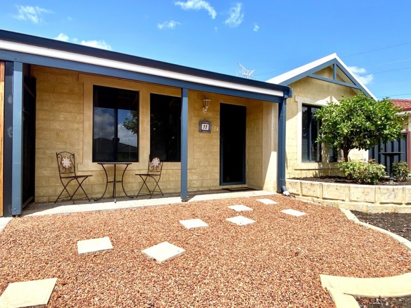 11 Woodview Retreat, Caversham WA 6055