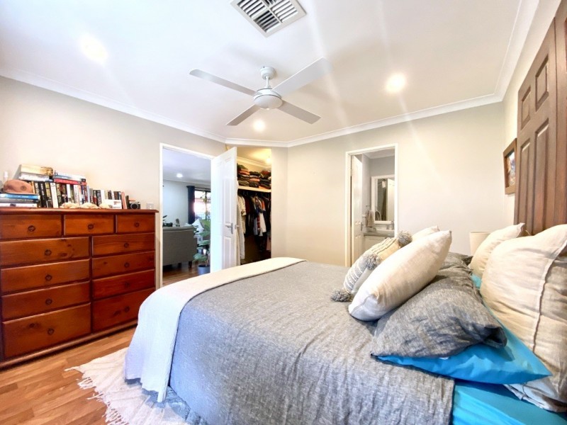 11 Woodview Retreat, Caversham WA 6055