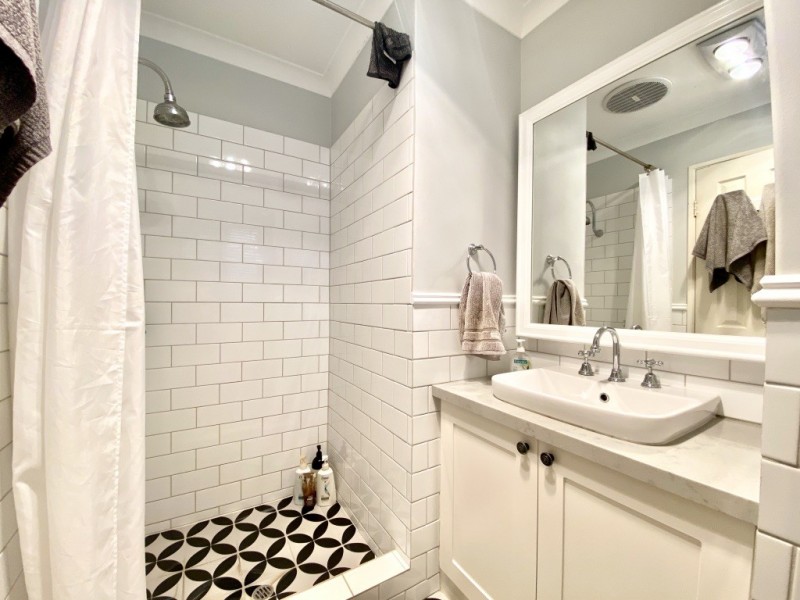 11 Woodview Retreat, Caversham WA 6055