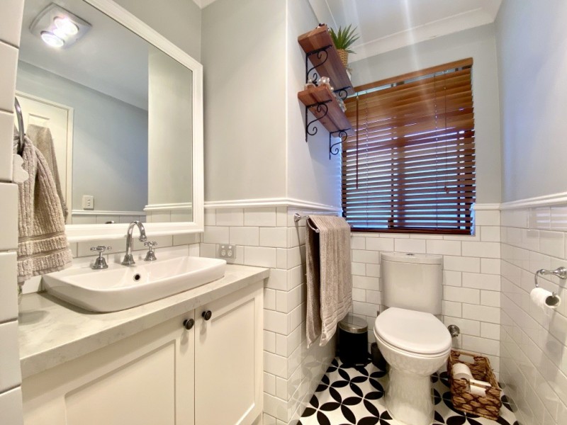 11 Woodview Retreat, Caversham WA 6055