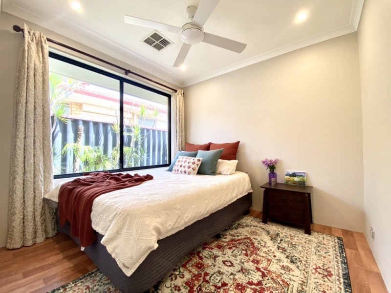 11 Woodview Retreat, Caversham WA 6055