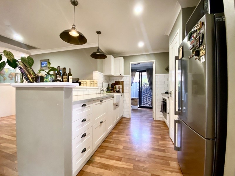 11 Woodview Retreat, Caversham WA 6055