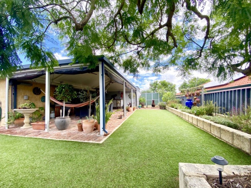 11 Woodview Retreat, Caversham WA 6055