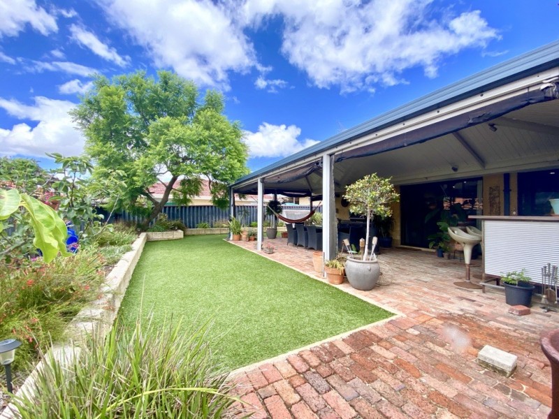 11 Woodview Retreat, Caversham WA 6055