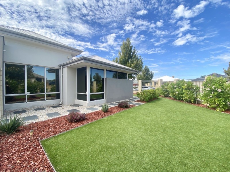 2 Ellery gate, Aveley WA 6069