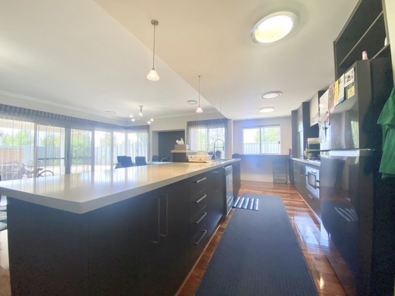 2 Ellery gate, Aveley WA 6069