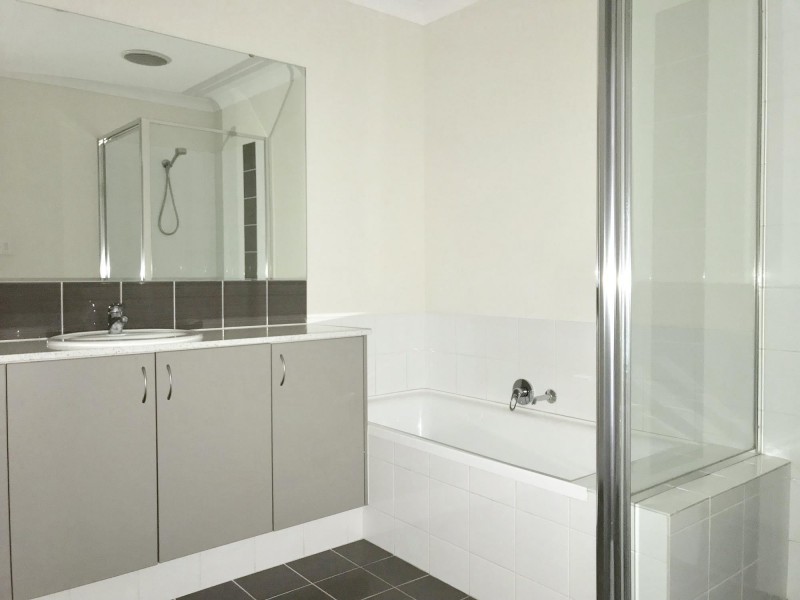 129 Grassdale Parkway, Ellenbrook WA 6069