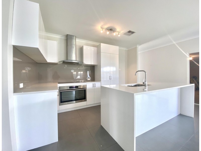 5 Malmaison Way, Landsdale WA 6065