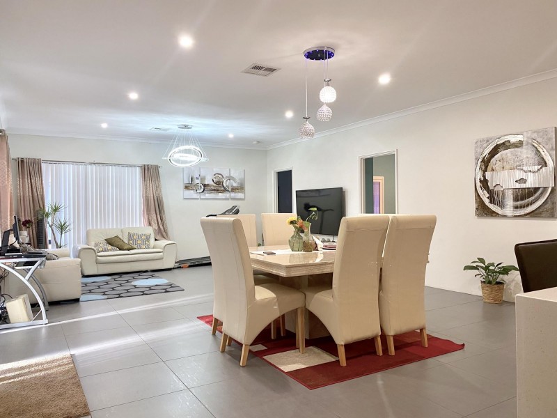 5 Malmaison Way, Landsdale WA 6065